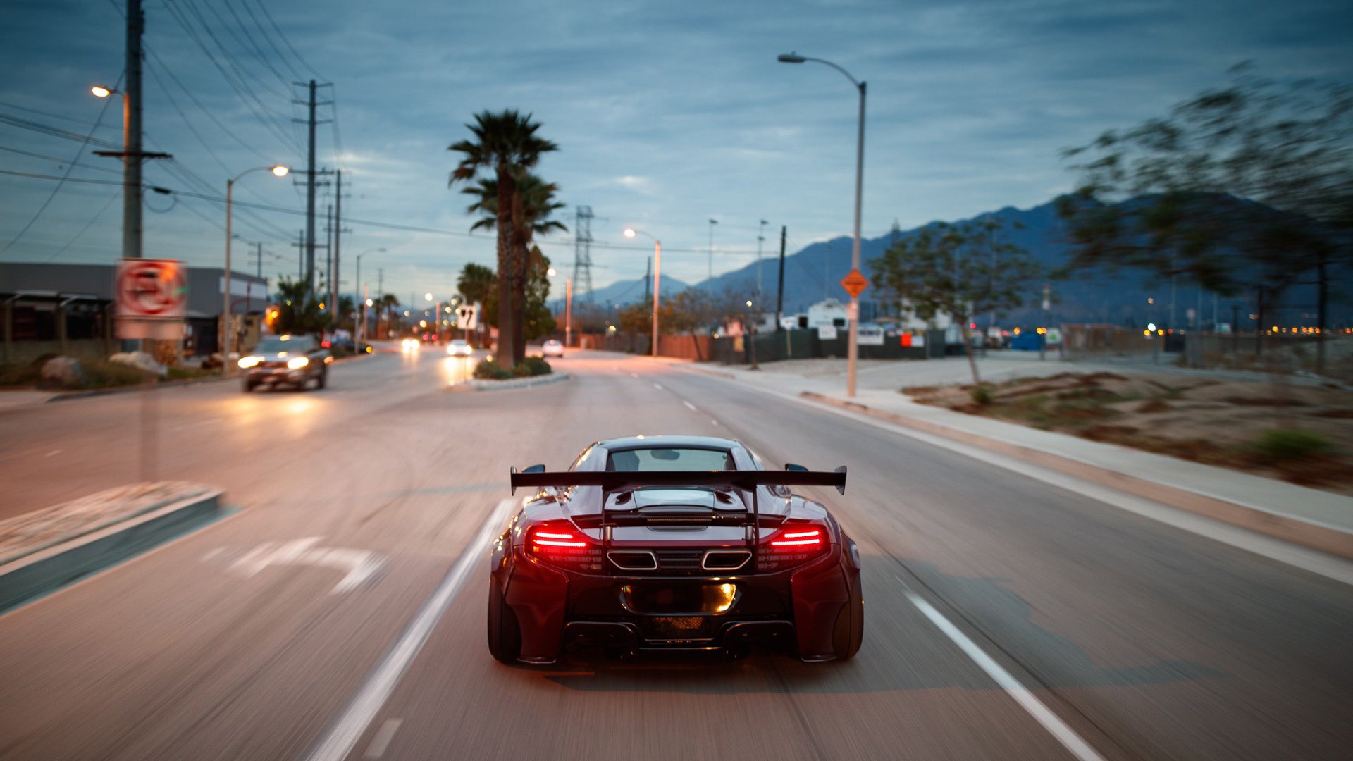 绿色环保足球场馆成为新宠,行业规模不断扩大,足球场绿地