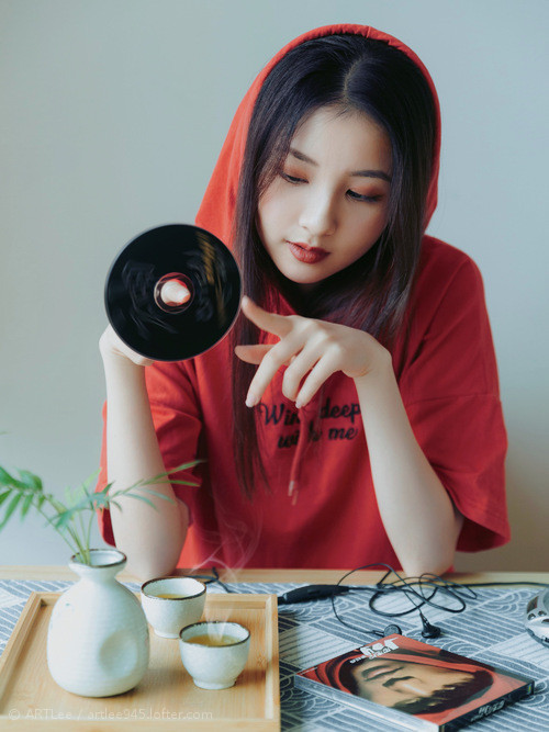 朱婷面对质疑表示更愿用表现回应，朱婷已经尽力